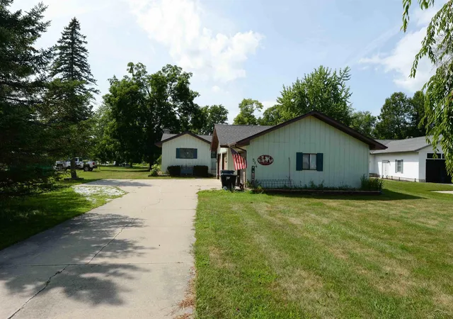 Photo 3 of Single family home for sale at 514 S Main St, Au Gres, MI 48703 | MLS# 50219854 | Listing updated on 2026-09-03