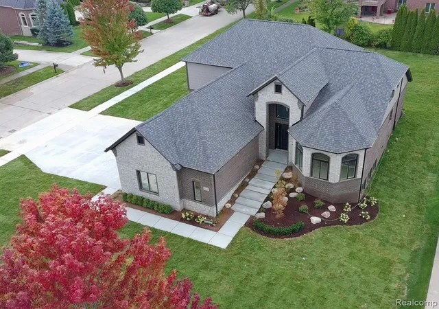 Photo 2 of Single family home for sale at 5853 Saratoga Dr, Oxford, MI 48371 1086 | MLS# 61001432 | Listing updated on 2026-10-01