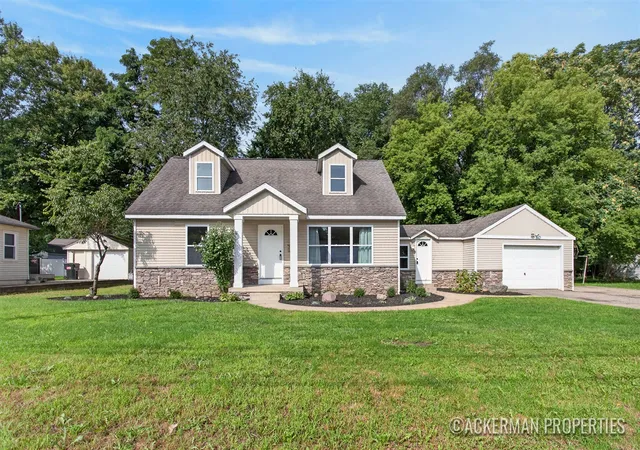 Photo 3 of Sale Pending at 2129 Cleveland Ave, Wyoming, MI 49509 | MLS# 70556268 | Listing updated on 2026-09-16