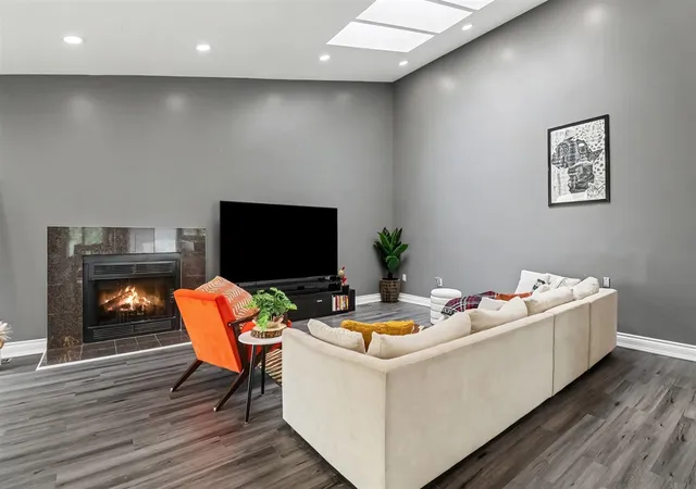 Photo 3 of Condo for sale at 5655 Hillcrest Cir, West Bloomfield, MI 48322 | MLS# 70553543 | Listing updated on 2026-10-10