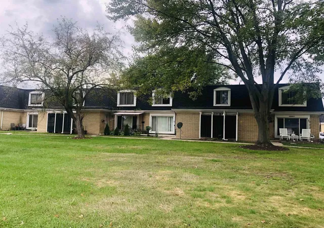 Photo 2 of Condo for sale at 29840 City Ctr Dr #2, Warren, MI 48093 | MLS# 50222306 | Listing updated on 2026-09-28