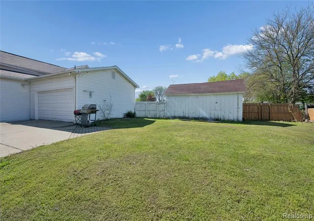 Photo 4 of Single family home for sale at 37031 Colgate, Sterling Heights, MI 48310 4044 | MLS# 61010636 | Listing updated on 2026-10-04