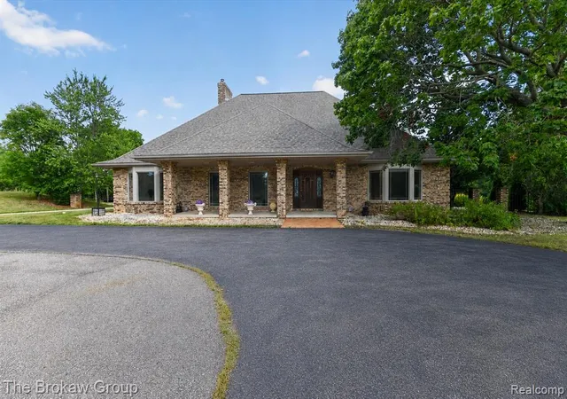 Photo 1 of Single family home for sale at 9505 E Atherton Rd, Davison, MI 48423 | MLS# 61025519 | Listing updated on 2026-09-03