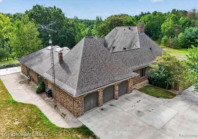 Photo 3 of Single family home for sale at 9505 E Atherton Rd, Davison, MI 48423 | MLS# 61025519 | Listing updated on 2026-09-03
