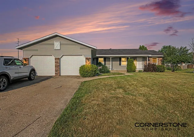 Photo 1 of Sale Pending at 5991 Valley Ln Dr, Grand Rapids, MI 49508 | MLS# 70560591 | Listing updated on 2026-09-30