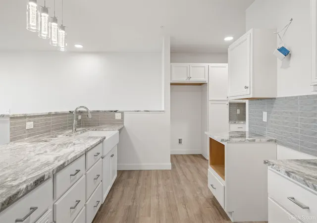 Photo 3 of Condo for sale at 2401 N Lakeshore Blvd, Marquette, MI 49855 | MLS# 50145779 | Listing updated on 2026-09-15