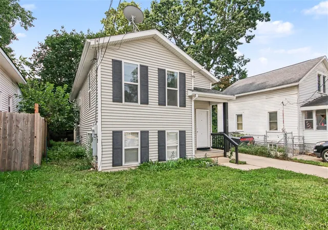 Photo 2 of Sale Pending at 310 Fox St, Grand Rapids, MI 49507 | MLS# 70557519 | Listing updated on 2026-09-18