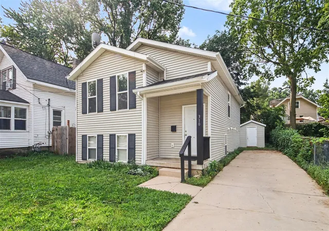 Photo 3 of Sale Pending at 310 Fox St, Grand Rapids, MI 49507 | MLS# 70557519 | Listing updated on 2026-09-18