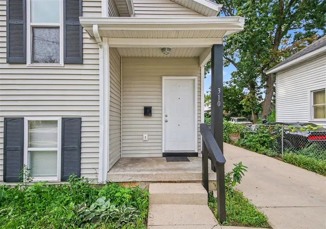 Photo 4 of Sale Pending at 310 Fox St, Grand Rapids, MI 49507 | MLS# 70557519 | Listing updated on 2026-09-18
