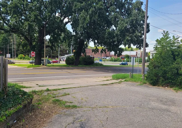 Photo 3 of Land for sale at 415 Oakland Dr, Kalamazoo, MI 49007 | MLS# 70551378 | Listing updated on 2026-09-03