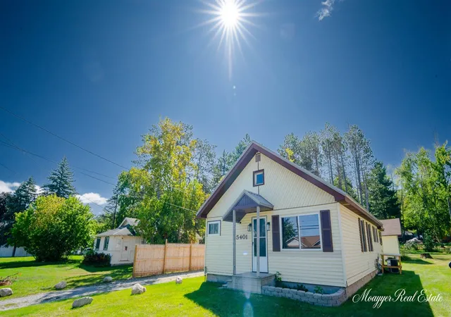 Photo 3 of Sale Pending at 5401 W Houghton Lake Dr, Houghton Lake, MI 48629 | MLS# 70558786 | Listing updated on 2026-10-10
