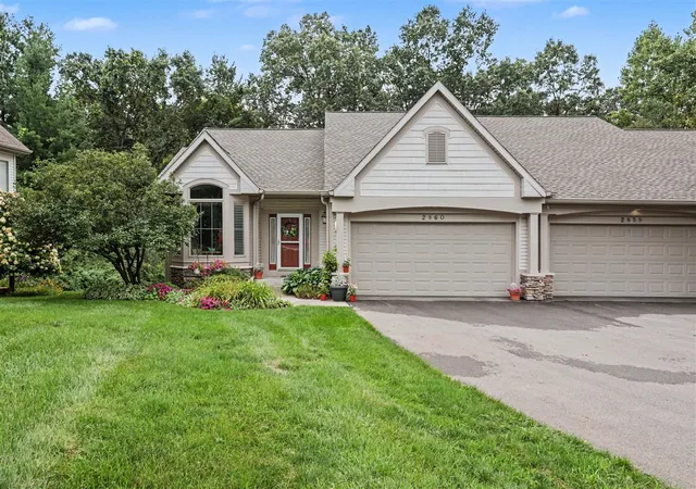 Condo for sale at 2860 Willow Ln Ct, Grand Rapids, MI 49525 | MLS# 70556212