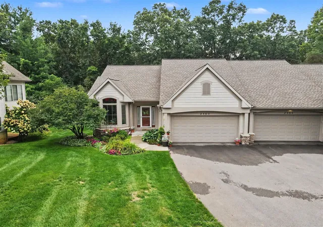 Listing Photo 4 - Condo for sale in building located at 2860 Willow Ln Ct, Grand Rapids, MI 49525