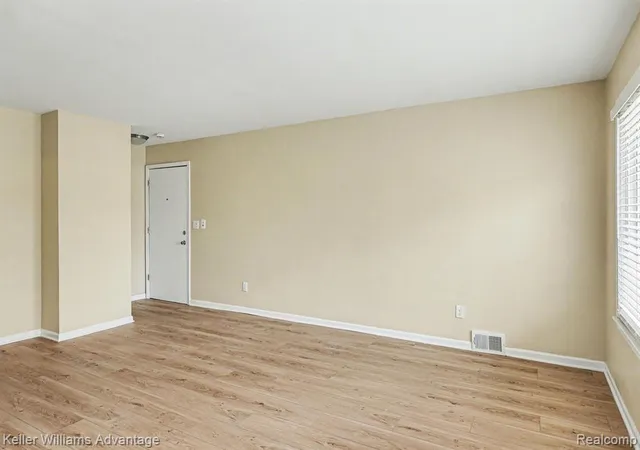 Photo 4 of Condo for sale at 32718 Grand River Ave #C10, Farmington, MI 48336 3149 | MLS# 60987937 | Listing updated on 2026-10-30