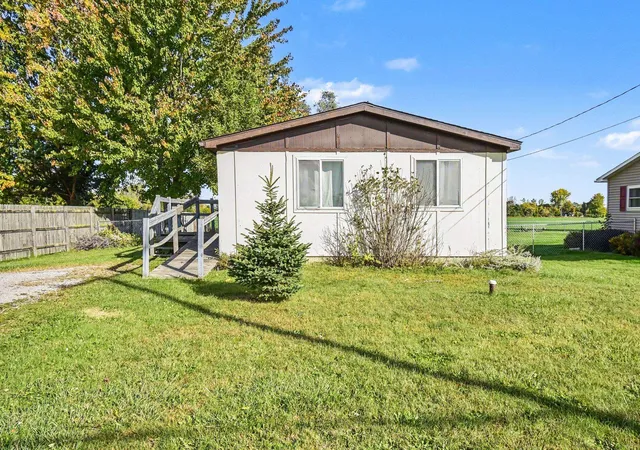 Photo 1 of Single family home for sale at 1610 W Hotchkiss Rd, Freeland, MI 48623 | MLS# 50224736 | Listing updated on 2026-10-13