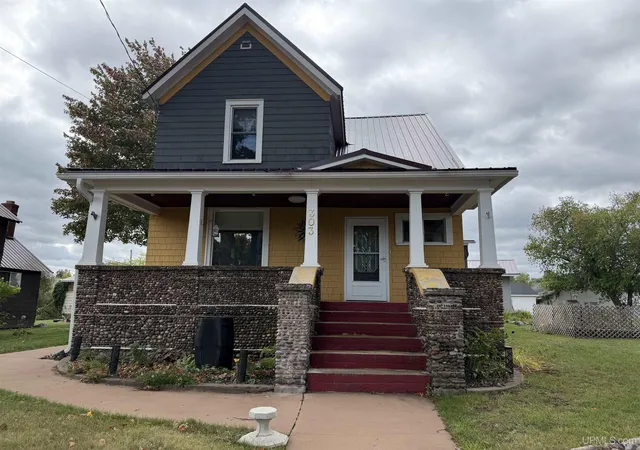 Photo 1 of Single family home for sale at 303 Maple St, Hurley, WI 54534 | MLS# 50222432 | Listing updated on 2026-09-21