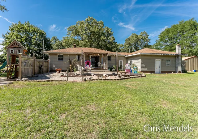 Photo 2 of Sale Pending at 180 S Wolf Lake Rd, Muskegon, MI 49442 | MLS# 70559024 | Listing updated on 2026-10-06