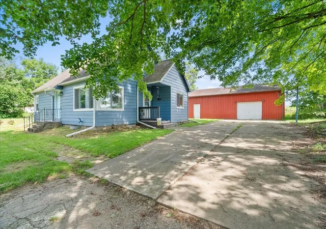 Photo 3 of Single family home for sale at 9718 19 1/2 Mile Rd, Marshall, MI 49068 | MLS# 70554834 | Listing updated on 2026-09-18