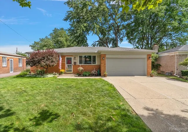 Photo 2 of Sale Pending at 31182 Tecla Dr, Warren, MI 48088 2036 | MLS# 61024981 | Listing updated on 2026-09-18