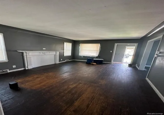 Photo 4 of Single family home for sale at 5579 Lenox St, Detroit, MI 48213 | MLS# 61023314 | Listing updated on 2026-09-08