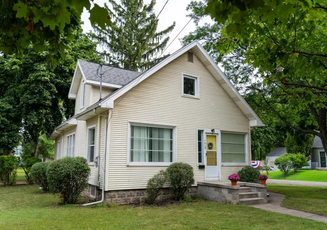 Photo 1 of Sale Pending at 1015 E & 1015 1/ High St, Mount Pleasant, MI 48858 | MLS# 80073489 | Listing updated on 2026-10-21