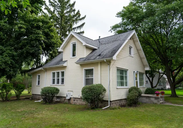 Photo 1 of Sale Pending at 1015 E & 1015 1/ High St, Mount Pleasant, MI 48858 | MLS# 80073489 | Listing updated on 2026-10-21