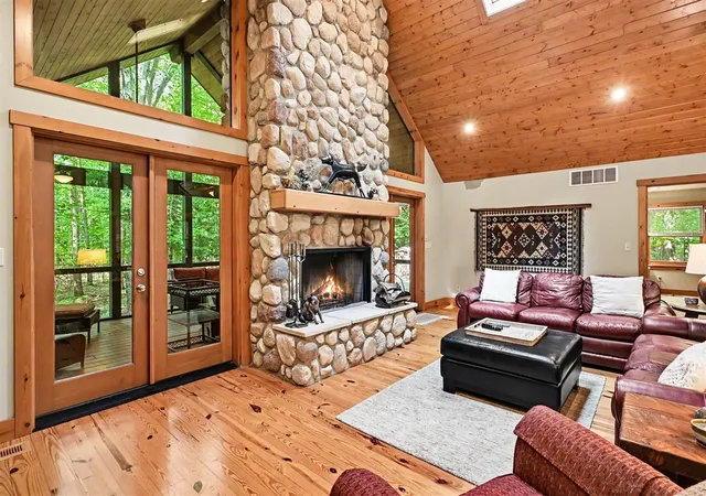 Photo 3 of Single family home for sale at 14300 Wildwood Ln, Harbert, MI 49115 | MLS# 70555177 | Listing updated on 2026-09-30