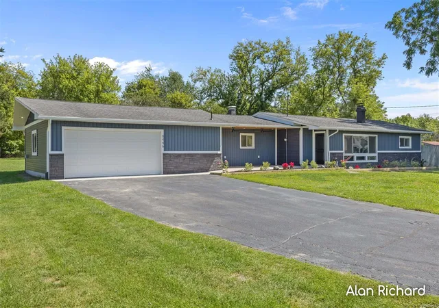 Photo 2 of Single family home for sale at 8446 Vinton Ave, Sparta, MI 49345 | MLS# 70555023 | Listing updated on 2026-09-11