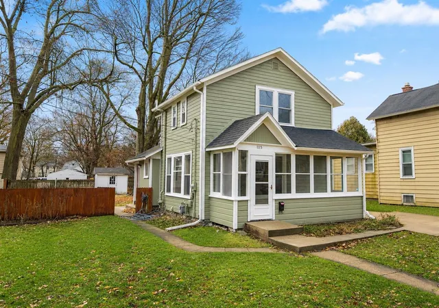 Photo 2 of Sale Pending at 1115 Merrill St, Kalamazoo, MI 49008 | MLS# 70555701 | Listing updated on 2026-09-02