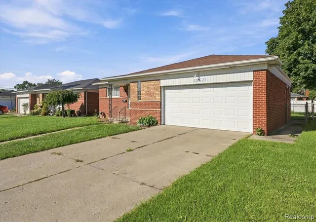 Photo 1 of Single family home for sale at 28621 Gilbert Dr, Warren, MI 48093 | MLS# 61029794 | Listing updated on 2026-09-13