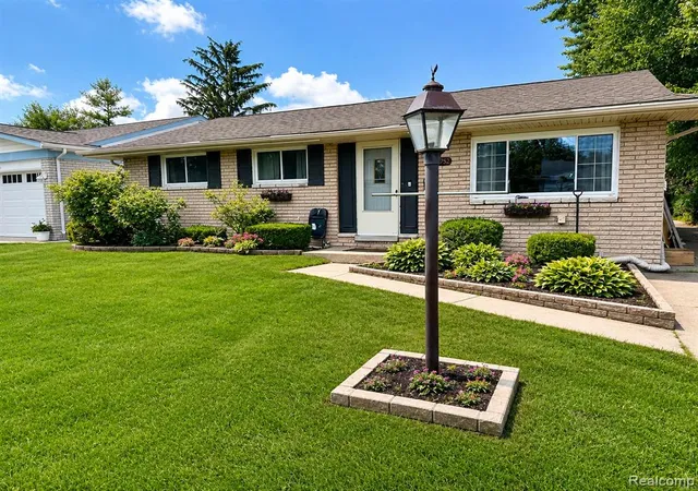 Photo 1 of Single family home for sale at 39752 Edmundton Dr, Canton, MI 48187 4268 | MLS# 61023292 | Listing updated on 2026-10-18