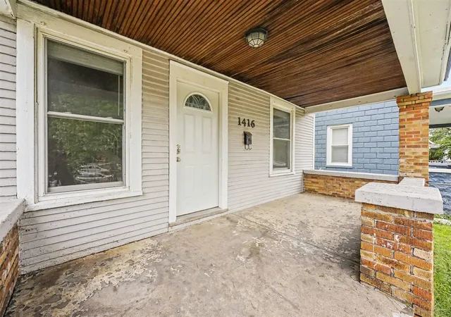 Photo 2 of Single family home for sale at 1416 Sigsbee St, Grand Rapids, MI 49506 | MLS# 70558056 | Listing updated on 2026-09-11