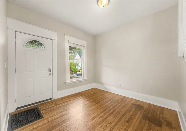 Photo 2 of Single family home for sale at 1416 Sigsbee St, Grand Rapids, MI 49506 | MLS# 70558056 | Listing updated on 2026-09-11