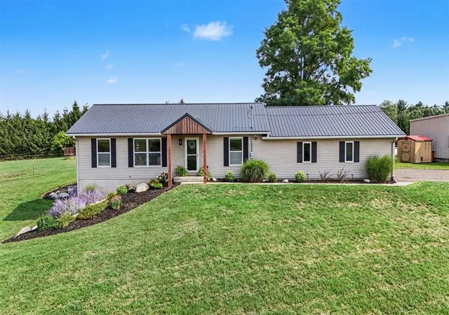 Photo 3 of Sale Pending at 10320 Lincoln Lake Ave, Greenville, MI 48838 | MLS# 70552900 | Listing updated on 2026-09-16