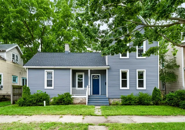 Photo 1 of Single family home for sale at 1345 Nw Broadway Ave, Grand Rapids, MI 49504 | MLS# 70554653 | Listing updated on 2026-09-13