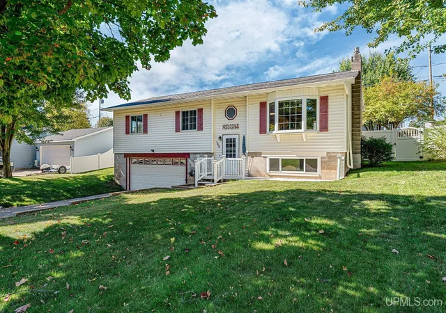 Photo 1 of Single family home for sale at 160 S Lilac St, Ishpeming, MI 49849 | MLS# 50222851 | Listing updated on 2026-10-19