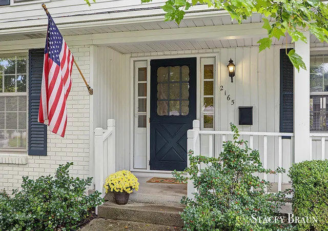 Photo 2 of Sale Pending at 2165 Shawnee Dr, Grand Rapids, MI 49506 | MLS# 70562245 | Listing updated on 2026-10-14