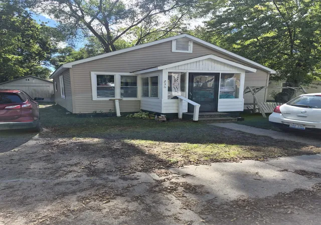 Photo 1 of Single family home for sale at 236 E Beech St, Gladwin, MI 48624 | MLS# 50223933 | Listing updated on 2026-10-07