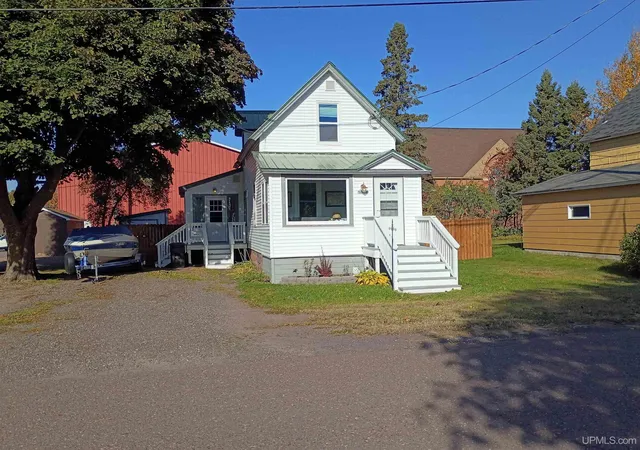 Photo 1 of Single family home for sale at 56673 Boundary Rd, Calumet, MI 49913 | MLS# 50224669 | Listing updated on 2026-10-12