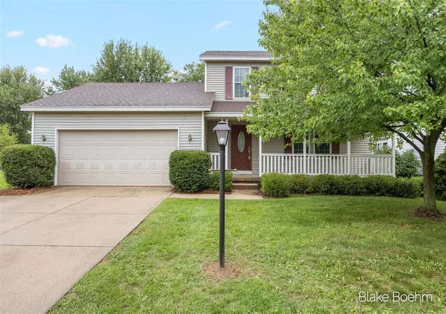 Photo 1 of Single family home for sale at 2251 Yorktown Dr, Grand Rapids, MI 49508 | MLS# 70557627 | Listing updated on 2026-09-15