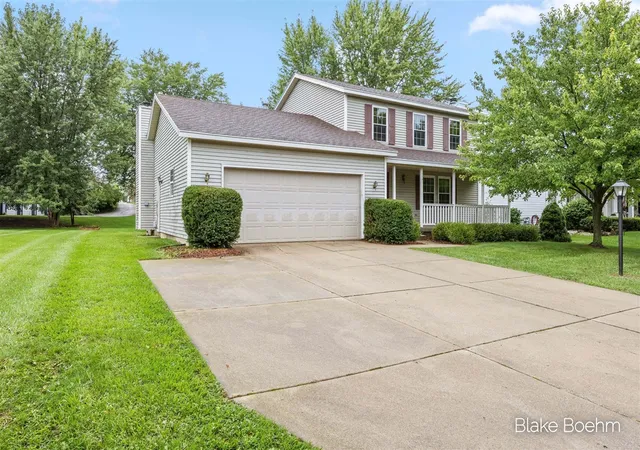 Photo 2 of Single family home for sale at 2251 Yorktown Dr, Grand Rapids, MI 49508 | MLS# 70557627 | Listing updated on 2026-09-15