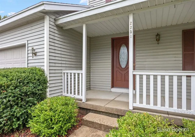 Photo 3 of Single family home for sale at 2251 Yorktown Dr, Grand Rapids, MI 49508 | MLS# 70557627 | Listing updated on 2026-09-15