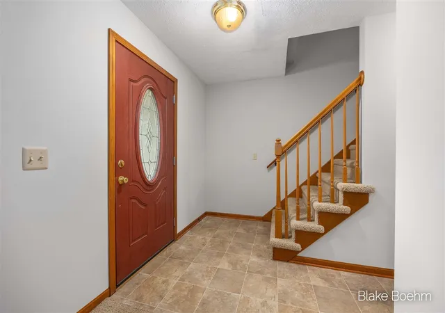 Photo 3 of Single family home for sale at 2251 Yorktown Dr, Grand Rapids, MI 49508 | MLS# 70557627 | Listing updated on 2026-09-15