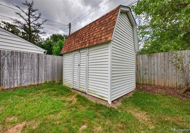 Photo 3 of Single family home for sale at 310 Tamarac Dr, Davison, MI 48423 1938 | MLS# 61025934 | Listing updated on 2026-09-05