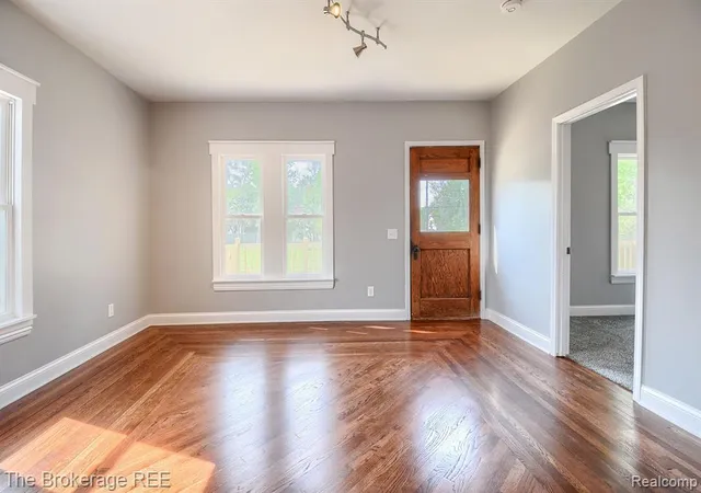 Photo 4 of Single family home for sale at 11 1st Street, Oxford, MI 48371 4602 | MLS# 60990633 | Listing updated on 2026-10-28