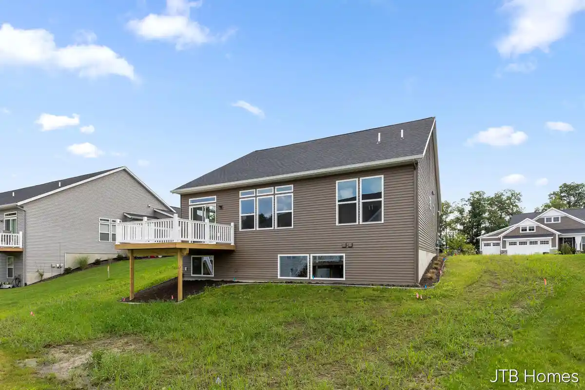 Listing Photo 31 - Condo for sale in 3781 Windsor Ridge Dr located at 3781 Windsor Ridge Dr, Rockford, MI 49341 - Unit #49