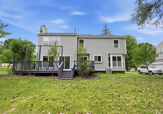 Photo 23 of Sale Pending at 1753 Dawncrest Dr, West Bloomfield, MI 48324 1113 | MLS# 61023584 | Listing updated on 2026-09-02