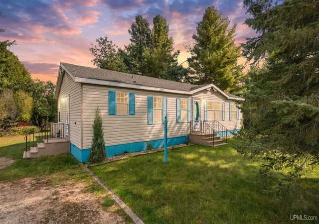Single family home for sale at 1011 S 30th Street, Escanaba, MI 49829 | MLS# 50224472