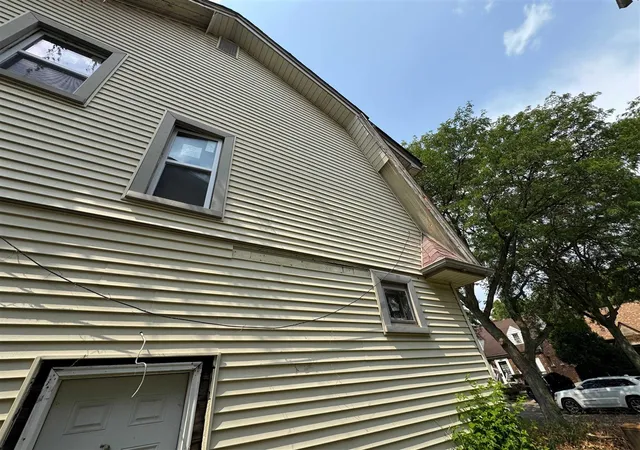 Photo 4 of Single family home for sale at 5985 Lakeview St, Detroit, MI 48021 | MLS# 70559631 | Listing updated on 2026-09-23