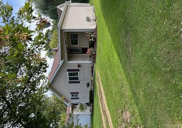 Photo 1 of Single family home for sale at 645 S Elm St, Lapeer, MI 48446 | MLS# 61033385 | Listing updated on 2026-10-14